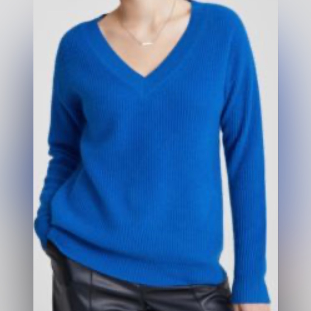 Vince Camuto Bright Blue V-Neck Sweater Size Large